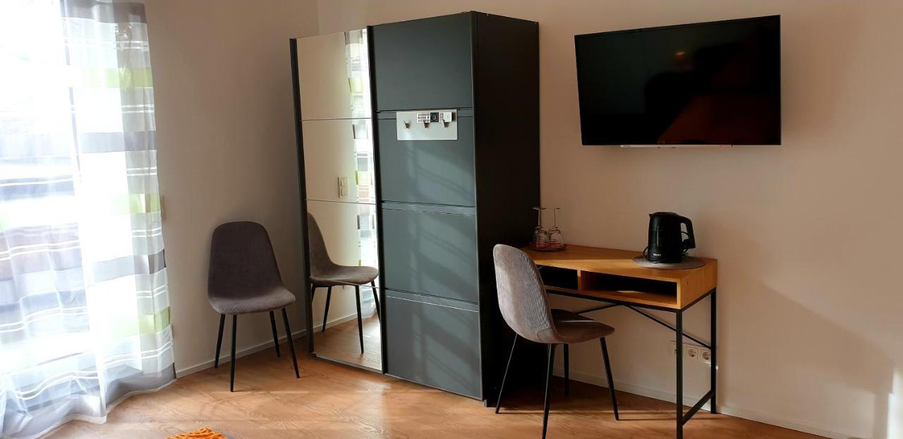 Weingut U. Gaestehaus Becker Platten Екстериор снимка