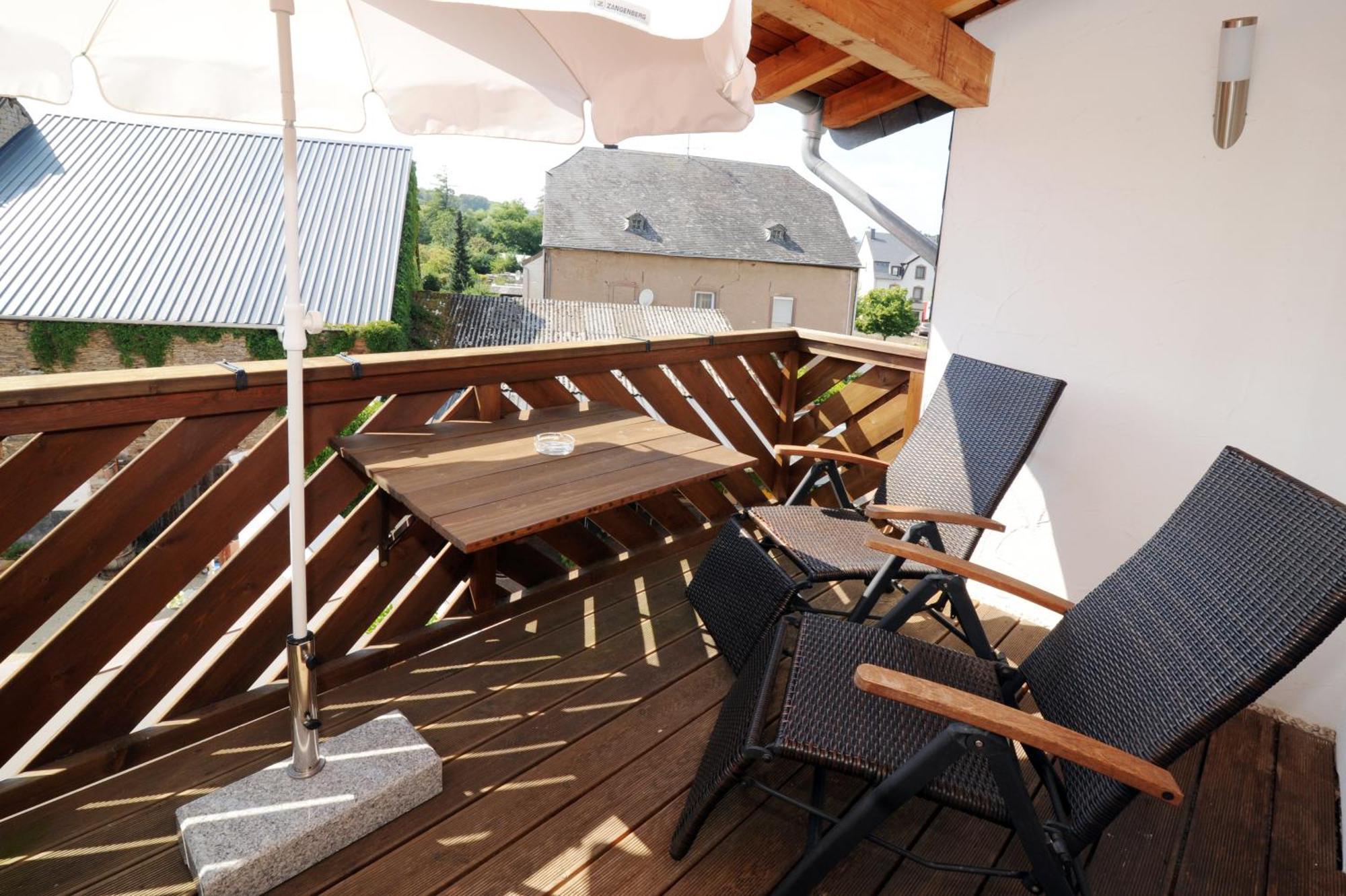 Weingut U. Gaestehaus Becker Platten Екстериор снимка